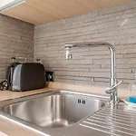 Guesthost - Seaview & Balcony Appartement *